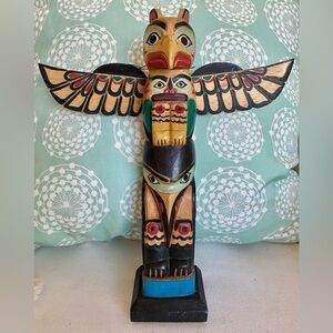 VTG Totem Pole Figurine Wood Hand Carved Crafted Northwest Eagle Bird 10.5”